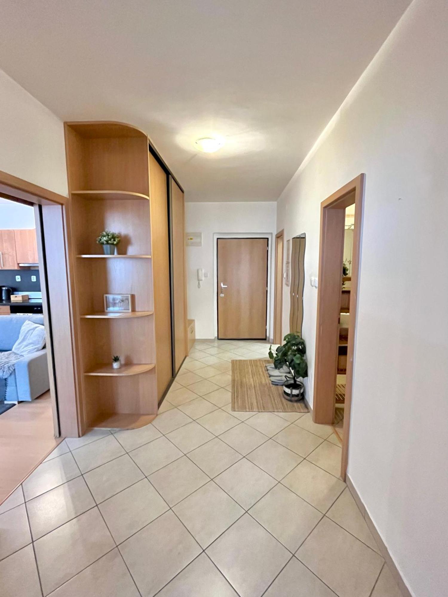 Apartment Tina - Old Town, Ac, Free Private Parking Bratislava Dış mekan fotoğraf