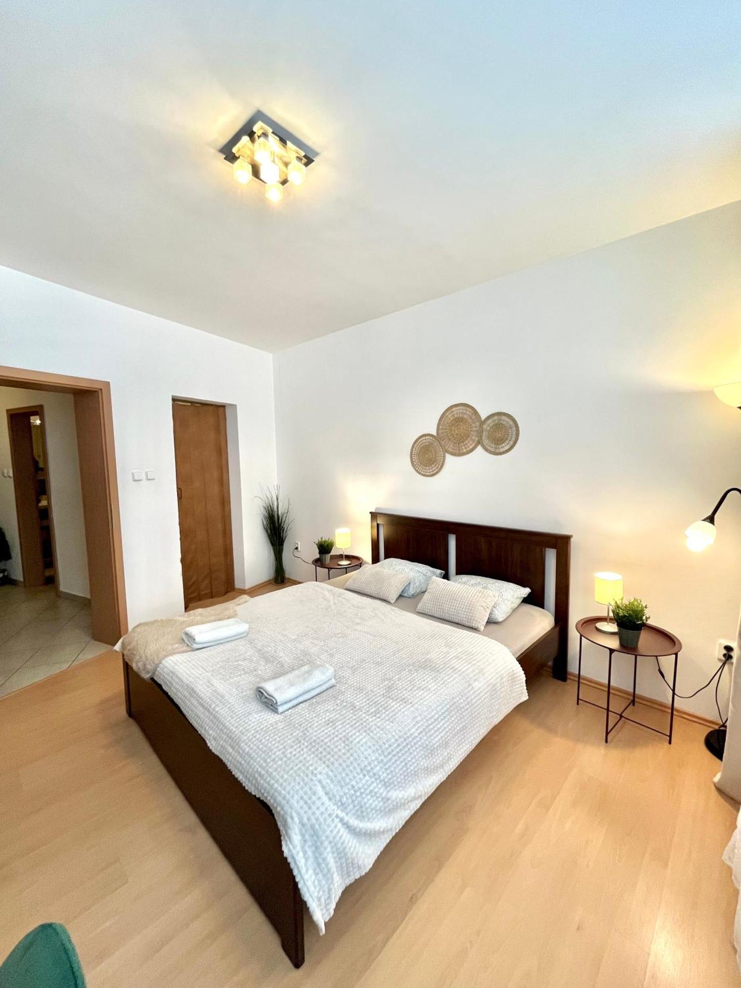 Apartment Tina - Old Town, Free Private Parking Bratislava Dış mekan fotoğraf