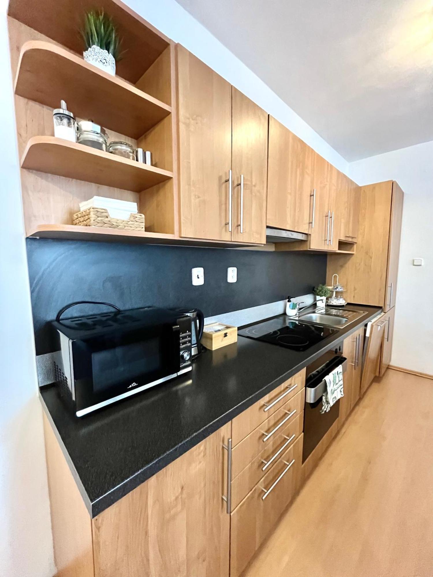 Apartment Tina - Old Town, Ac, Free Private Parking Bratislava Dış mekan fotoğraf