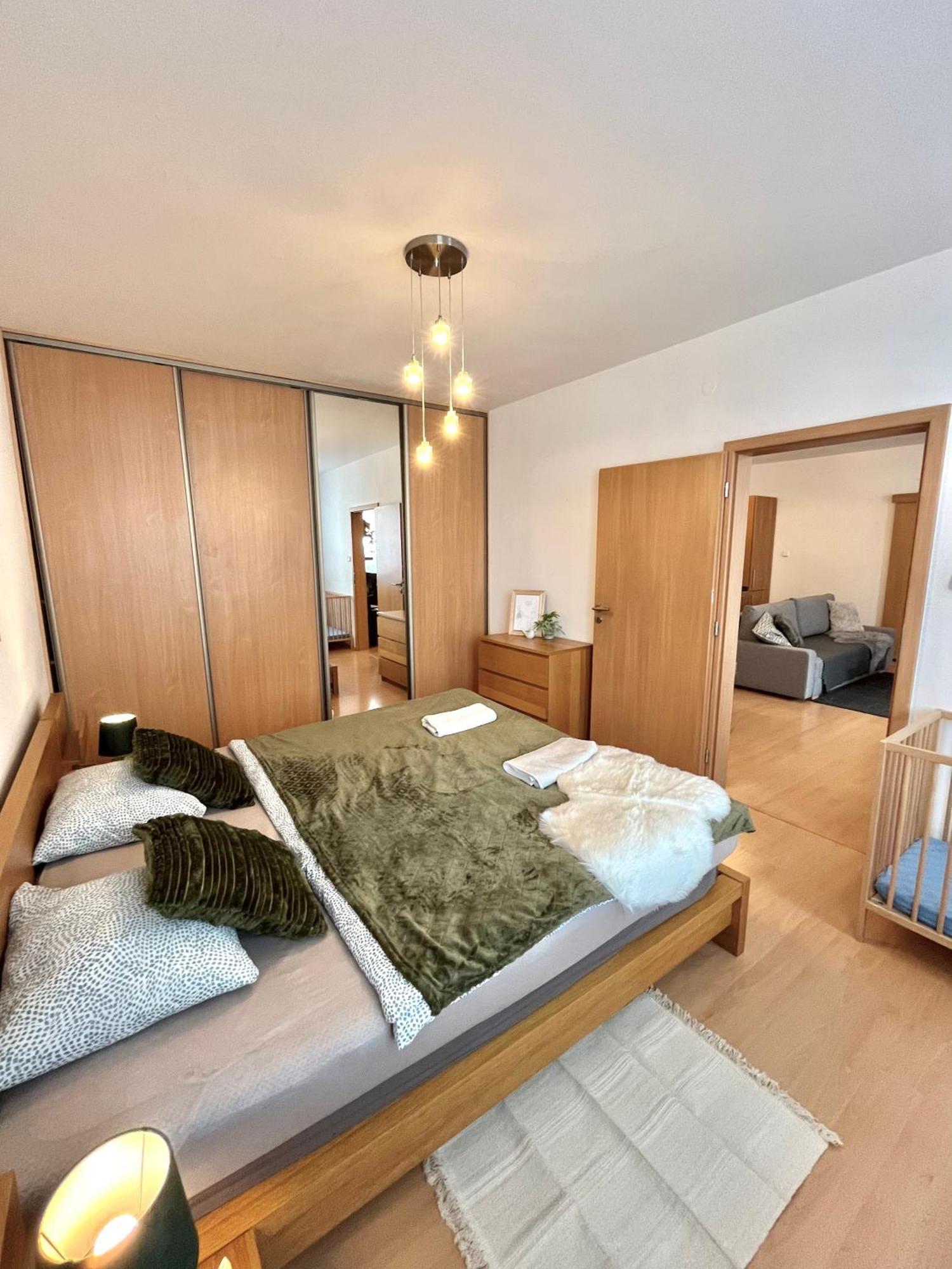 Apartment Tina - Old Town, Free Private Parking Bratislava Dış mekan fotoğraf